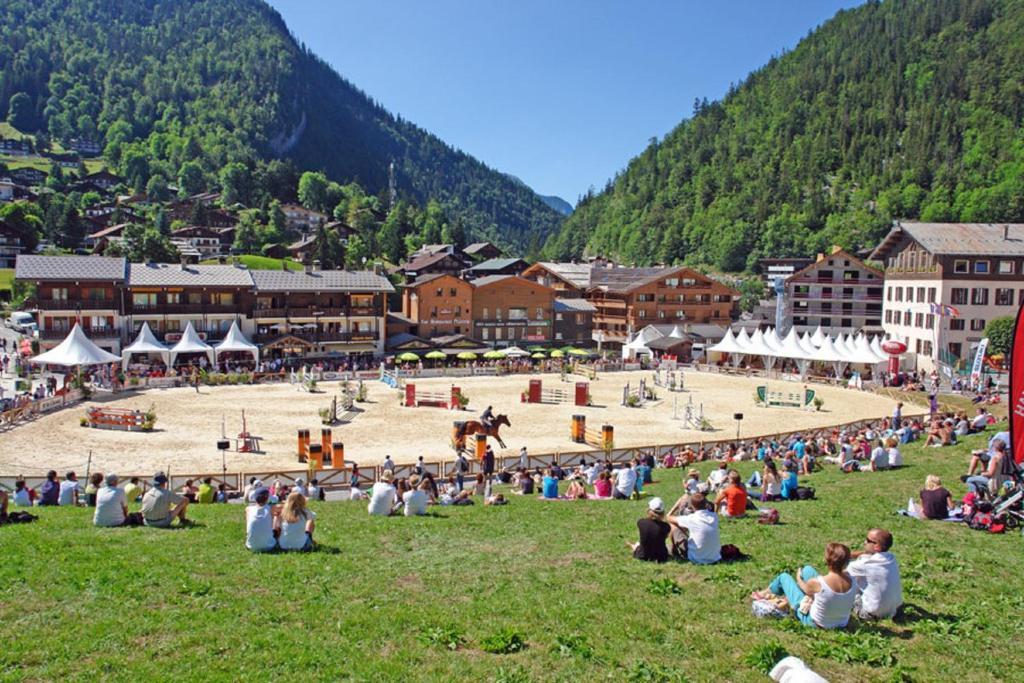 Hotel La Montagne La Clusaz Ngoại thất bức ảnh