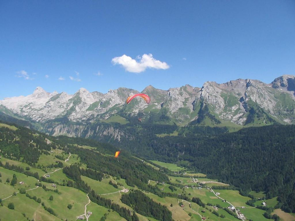 Hotel La Montagne La Clusaz Phòng bức ảnh