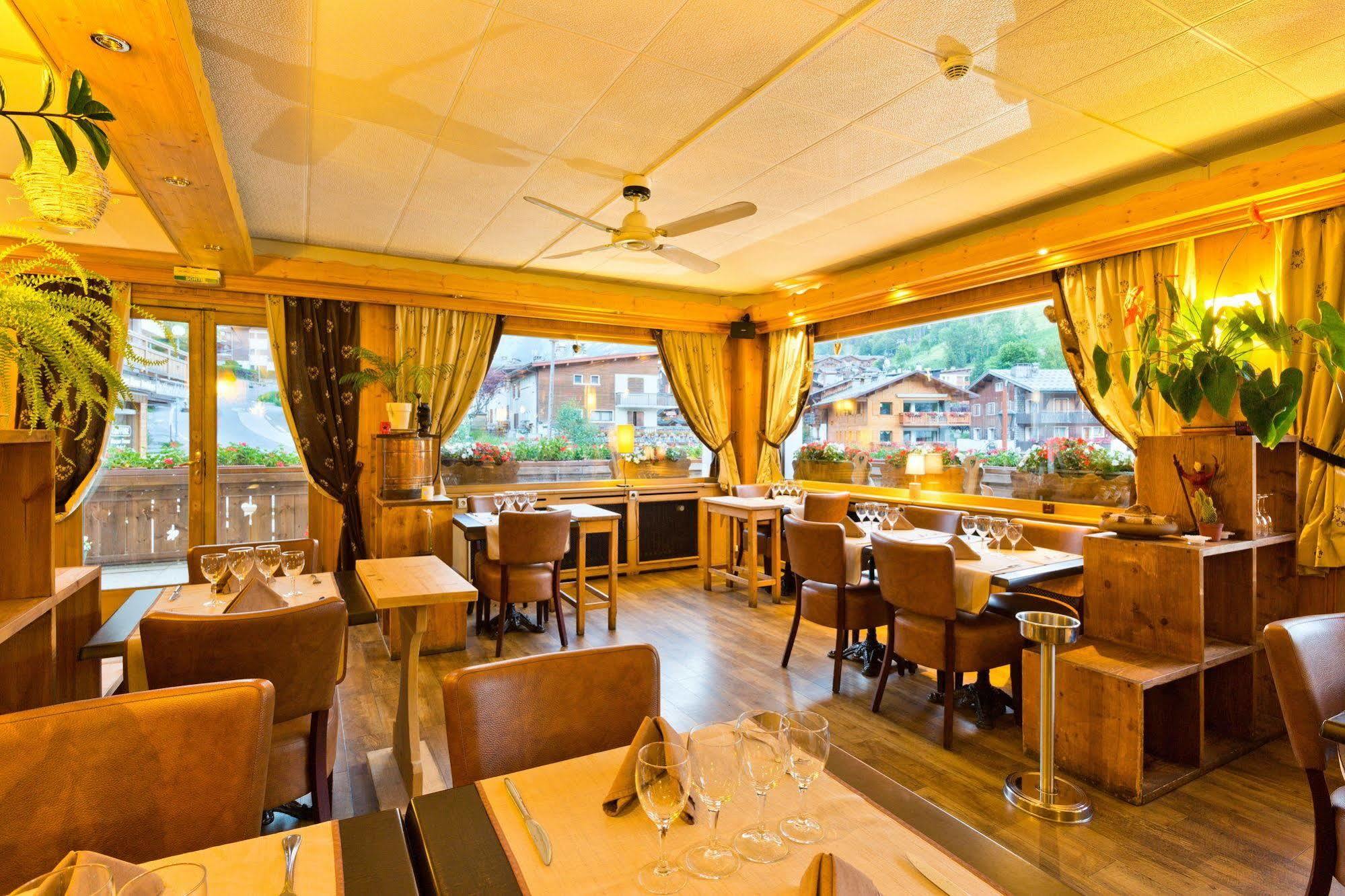 Hotel La Montagne La Clusaz Ngoại thất bức ảnh