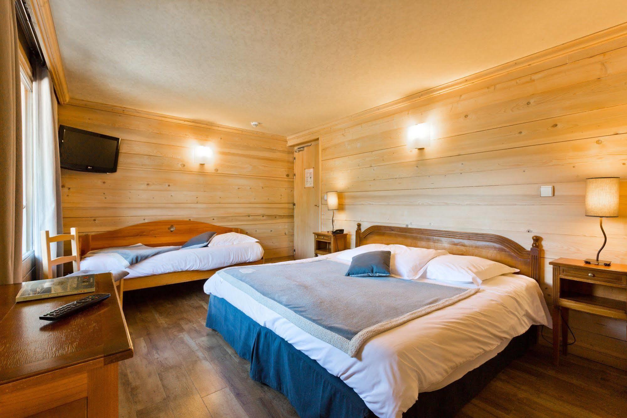 Hotel La Montagne La Clusaz Ngoại thất bức ảnh